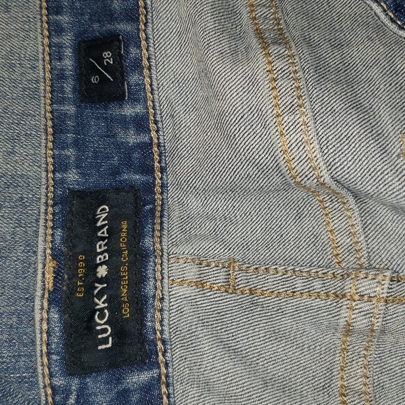 Lucky Brand denim, The roll up jean shorts size 6/28.  Excellent condition - Picture 7 of 9